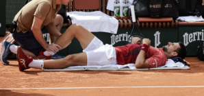 Novak Djokovic Noncommittal on Playing French Open Quarterfinals Due to Injury