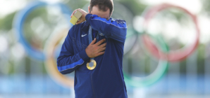 Scottie Scheffler Has Emotional Reaction to Winning Olympic Gold Medal