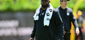 Steelers’ Mike Tomlin Still Hasn’t Picked a Starting Quarterback