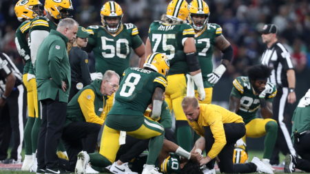 Jordan Love Exits Packers Game Early With Apparent Injury