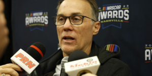 Kevin Harvick Raises Significant Denny Hamlin NASCAR Championship Concerns