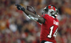 Buccaneers’ Chris Godwin Carted Off Field With Significant Leg Injury