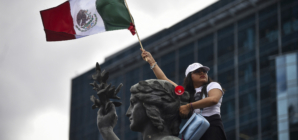 Mexico’s Credit Outlook Downgraded to Negative by Moody’s