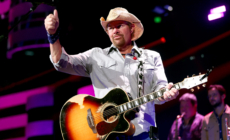 Why Country Fans Are Furious Over The CMAs Toby Keith Tribute