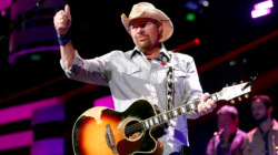 Why Country Fans Are Furious Over The CMAs Toby Keith Tribute