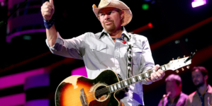 Why Country Fans Are Furious Over The CMAs Toby Keith Tribute