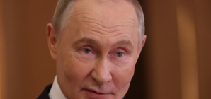 Ruble ‘Panic Attack’—Putin Faces Gloomy Russian Headlines