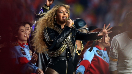 Fans React to Epic Beyonce NFL Christmas Day Halftime Show