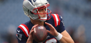 Patriots QB Drake Maye Heads to Locker Room After Taking Scary Hit to Head