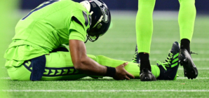 Seahawks Give Huge Update on Geno Smith’s Knee Injury