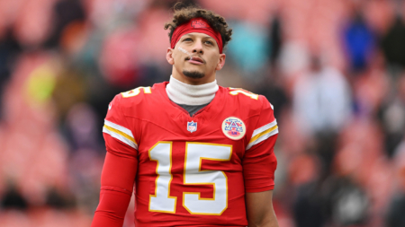 Chiefs Are Making a Mistake Starting Patrick Mahomes vs Texans