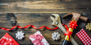 What Your Xmas Gift Says About Your Marriage, According to Experts