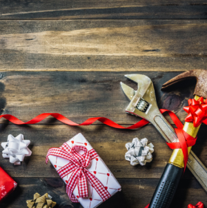 What Your Xmas Gift Says About Your Marriage, According to Experts