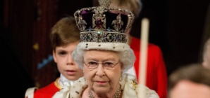 Queen Elizabeth II Did Bath Time in Her Crown, Charles Reveals