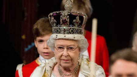 Queen Elizabeth II Did Bath Time in Her Crown, Charles Reveals