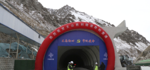 China Builds World’s Longest Express Tunnel