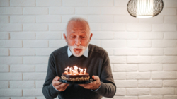 Dad Receives Cake for 54th Birthday, Internet Can’t Cope With What It Shows