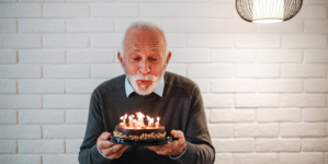 Dad Receives Cake for 54th Birthday, Internet Can’t Cope With What It Shows