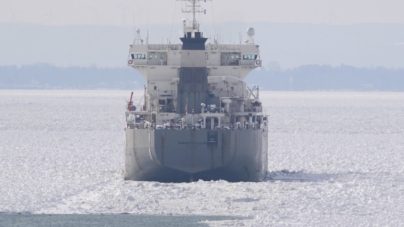 US Deep Freeze Traps Massive Freighter in Lake Erie Ice
