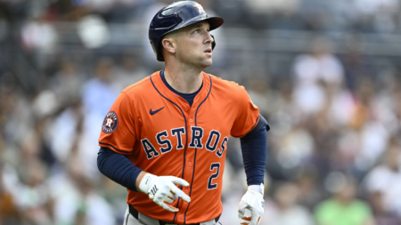 MLB Insider Predicts Alex Bregman Will Not Receive Deal He Expected