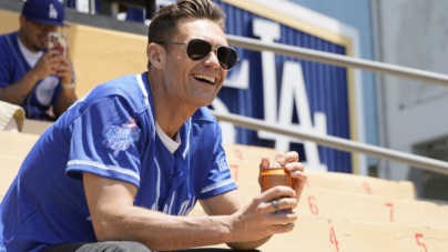 Ryan Seacrest Shows Off Muscles on ‘Wheel of Fortune’ Set