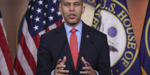 Ex-Pelosi Adviser Rips Democrats ‘Squandering’ Opportunities Against Trump
