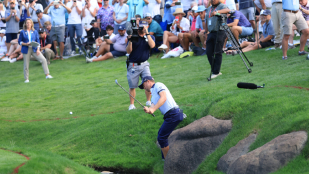 Justin Thomas Pulls Barefoot Rabbit out of Hat at PGA Championship