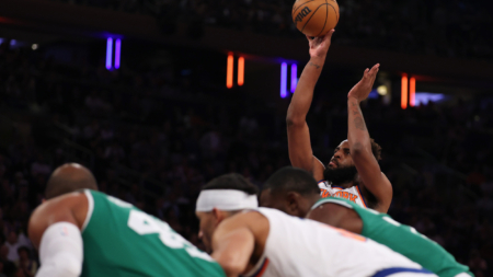 Knicks’ Mitchell Robinson Calls Out Harsh Fan Criticism After Celtics Loss