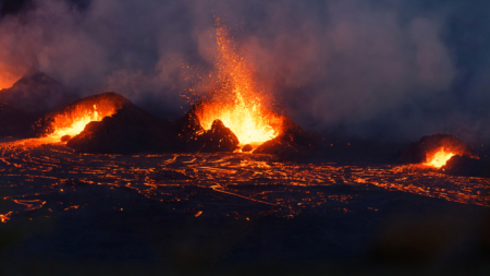 Gold Erupts From Hawaiian Volcanoes, Scientists Discover