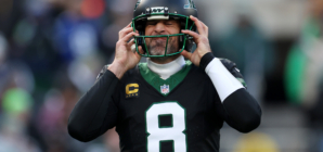 Report: Jets Dealt With Drama Between Aaron Rodgers and Teammate