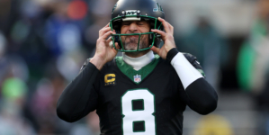 Report: Jets Dealt With Drama Between Aaron Rodgers and Teammate
