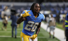 NFL Insider Links Eagles To Free Agent Defensive Playmaker