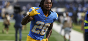 NFL Insider Links Eagles To Free Agent Defensive Playmaker