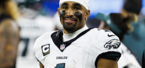 Dawn Staley Reveals Helpful Advice For Eagles’ Jalen Hurts