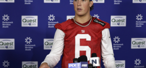 Jaxson Dart Links With NY Giants Legend