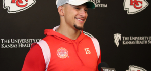 Chiefs’ Patrick Mahomes Has No Words for Historic CWS Feat