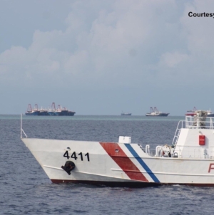US Ally Confronts ‘Illegal’ Chinese Ship Swarm in Disputed Waters: Video
