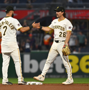 Giants Linked To Potential Trade With NL Club For $15 Million Infielder