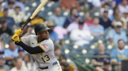 Yankees ‘Closely Monitoring’ $70 Million Gold Glove Infielder at Deadline