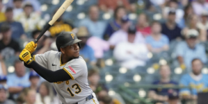 Yankees ‘Closely Monitoring’ $70 Million Gold Glove Infielder at Deadline
