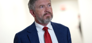 Thomas Massie Says Iran Attack ‘Unconstitutional’ as Trump Divides MAGA