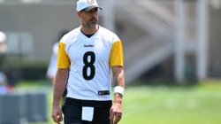 Steelers’ Aaron Rodgers Sends Clear Message to Team Icon Terry Bradshaw