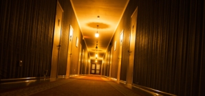 Hotel Guest Takes Photo at 3am, Internet Outraged by What They Find