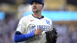 Former Dodgers, Diamondbacks Gold Glove Shortstop Suddenly Retires After 15 Years