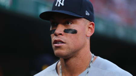 Yankees’ Aaron Judge Sends 2-Word Injury Message After Being Held Out of Outfield