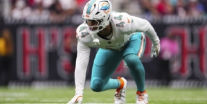 Dolphins’ Chop Robinson Exits Game With Apparent Concerning Head Injury