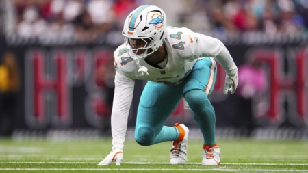Dolphins’ Chop Robinson Exits Game With Apparent Concerning Head Injury