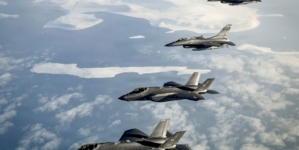 US Flexes Arctic Air Power in Greenland