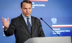 Poland issues Putin arrest warning ahead of Trump meeting
