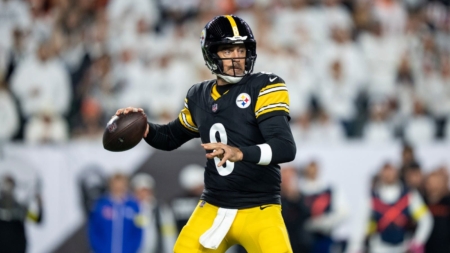 Aaron Rodgers Could Accomplish Rare NFL Feat Only 4 QBs Have Ever Achieved